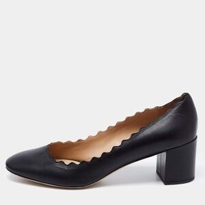 Chloe Lauren Scalloped Leather Pumps in Black. Size 37.5 / 7.5